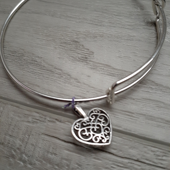 Jewelry - Silver heart charm bracelet